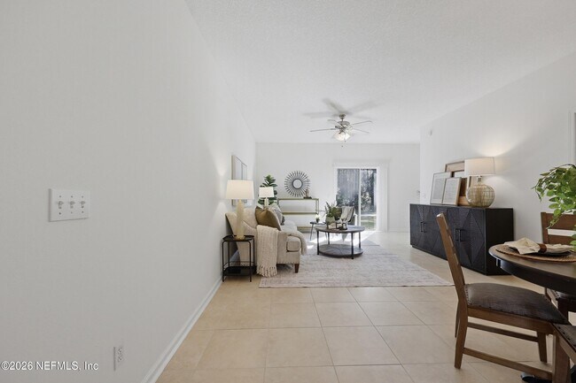 Building Photo - 334 Scrub Jay Dr