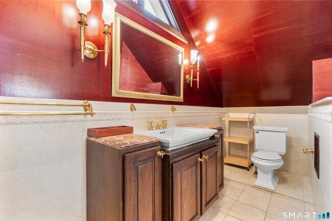 Building Photo - 105 Howe Ave