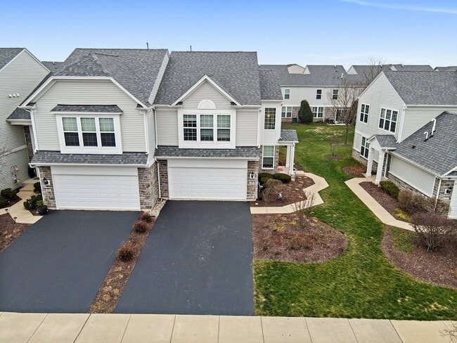 Building Photo - 650 Hawley Dr