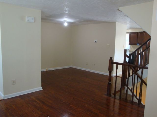 Building Photo - 8492 Kirby St