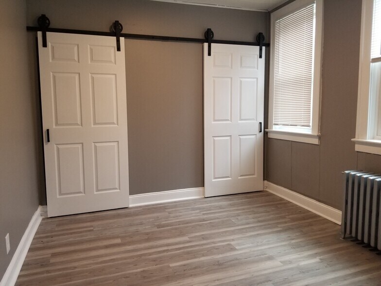 Master Bedroom - 2715 Center St