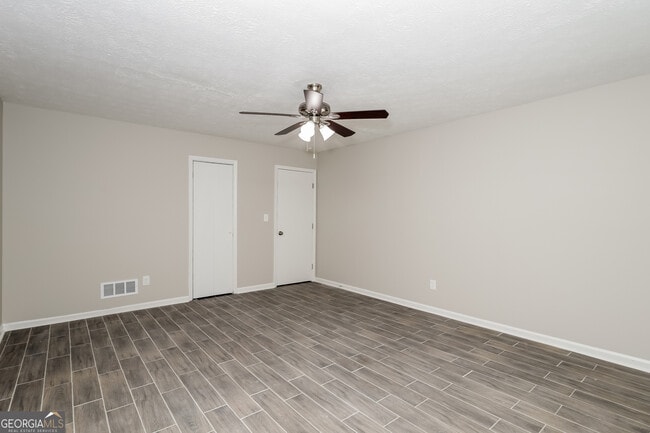 Building Photo - 6310 Beethoven Cir