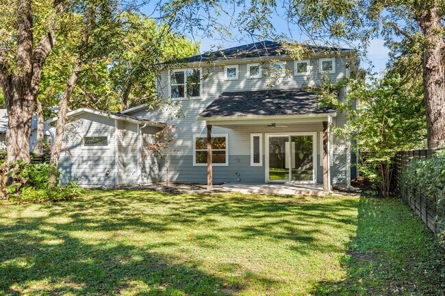 Building Photo - 3209 Govalle Ave