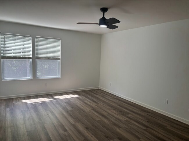 Building Photo - Pristine, Move In ready home in the Berryh...