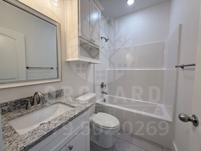 Building Photo - Bella Vista Single-Family Home- 3 Bed/ 2 B...