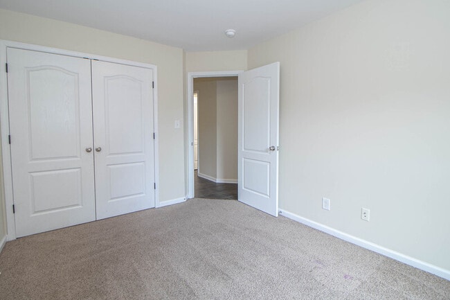Building Photo - 1716-D Thistlewood Dr