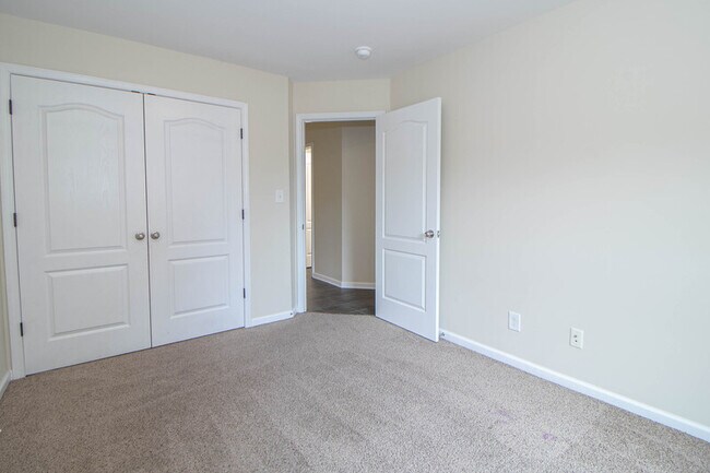 Building Photo - 1716 Thistlewood Dr