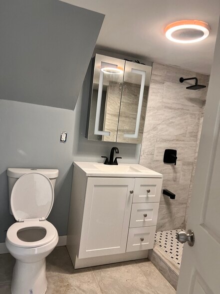 Building Photo - 219 Tecumseh Ave