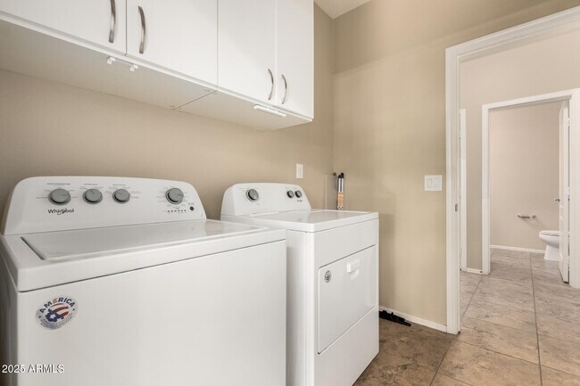 Building Photo - 2806 E Trigger Way