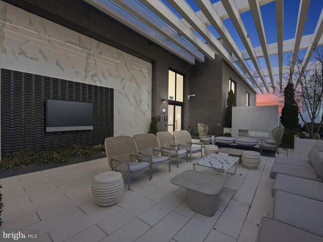 Building Photo - 1781 N Pierce St