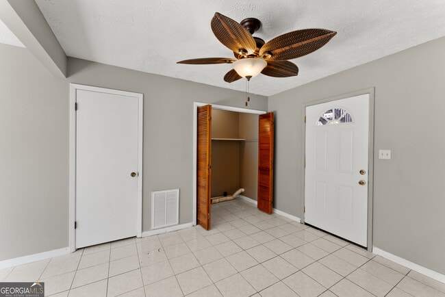 Building Photo - 59 Sloan St