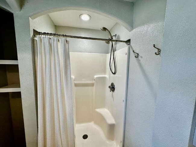 Building Photo - "Charming 3-Bed Home with Finished Basemen...