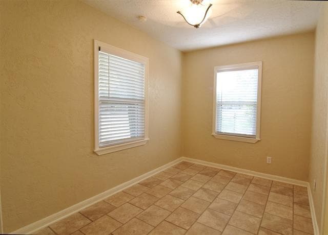 Building Photo - 5441 Thomas Ln