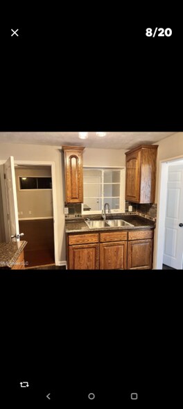 Building Photo - 1317 Fernwood Dr