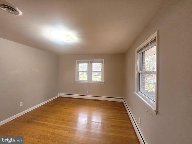 Building Photo - 9801 Gwynn Park Dr