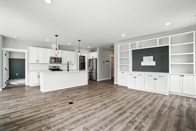 Building Photo - 3008 N Marguerite Rd