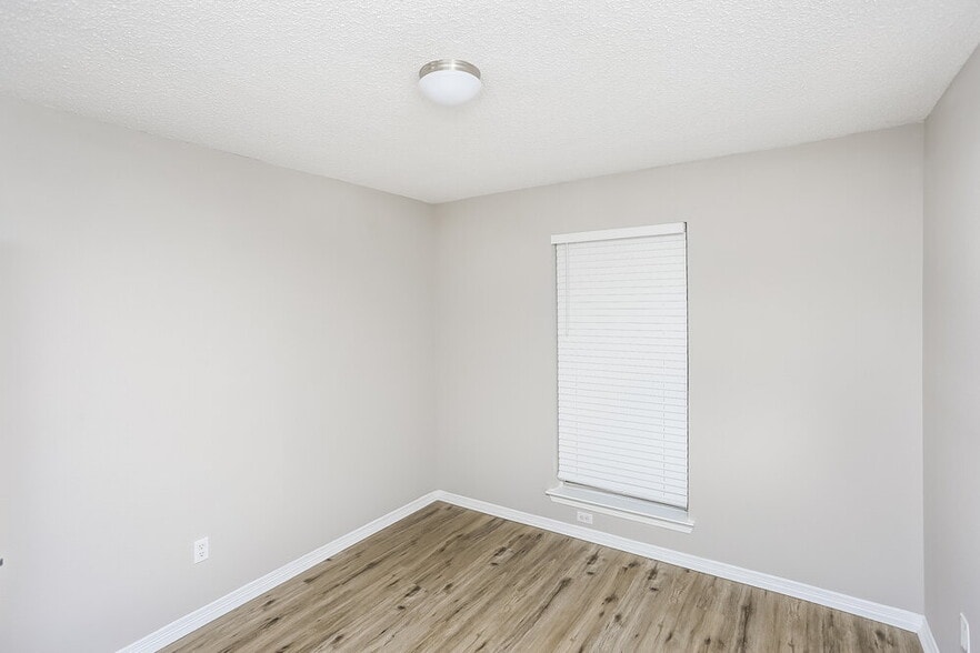 Building Photo - 8017 Jolie Dr