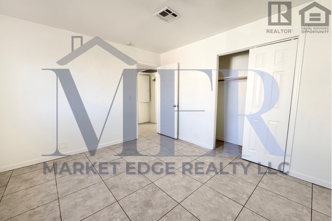 Building Photo - 3Bed/2Bath House at 24th St/McDowell! NO CREDIT, NO BACKGROUND, NO RENTAL HISTORY CHECK!