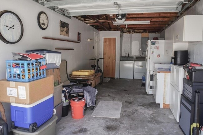 Building Photo - 1032 Hollywood Ave