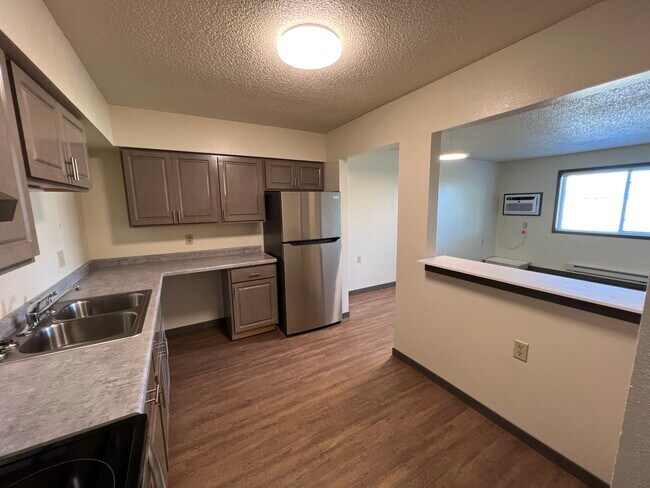 Building Photo - 117 Maine St