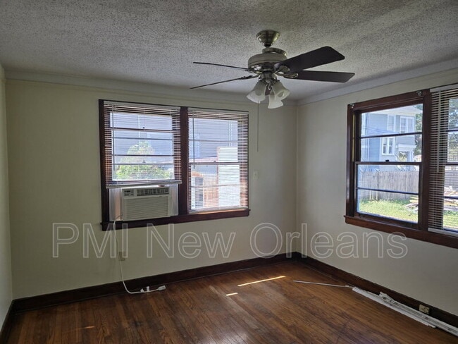 Building Photo - 3022 Serantine St