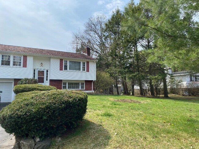 Primary Photo - 1022 Pleasant St