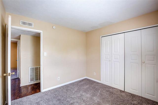 Building Photo - 6901 Sandybrook Dr