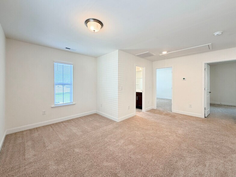 Building Photo - 563 Whitley Ridge Dr