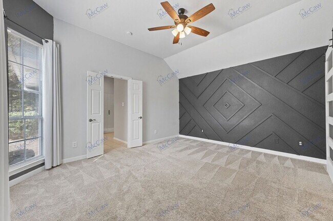 Building Photo - 8041 Flagstone St