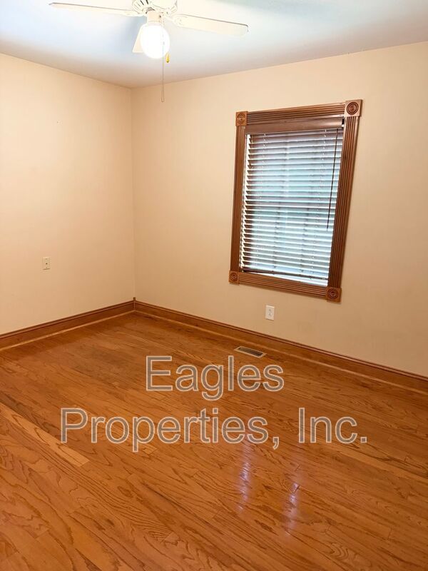 Building Photo - 1380 Genoa Rd