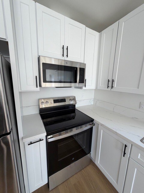 Building Photo - 174 Bethune Way