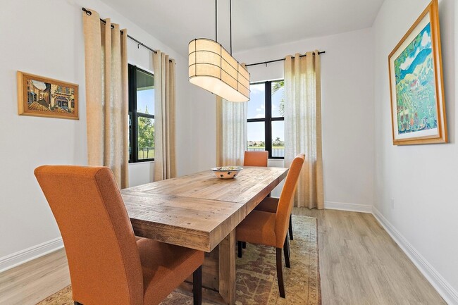 Building Photo - 15883 Key Biscayne Ln