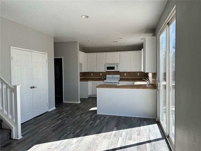 Building Photo - 14886 Shetland Ct