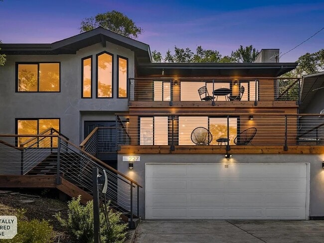 Building Photo - 227 Coleman Dr
