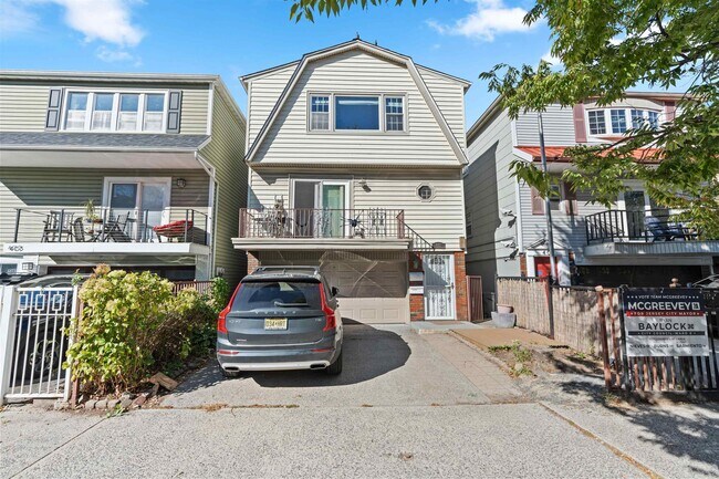 Building Photo - 407 Manila Ave