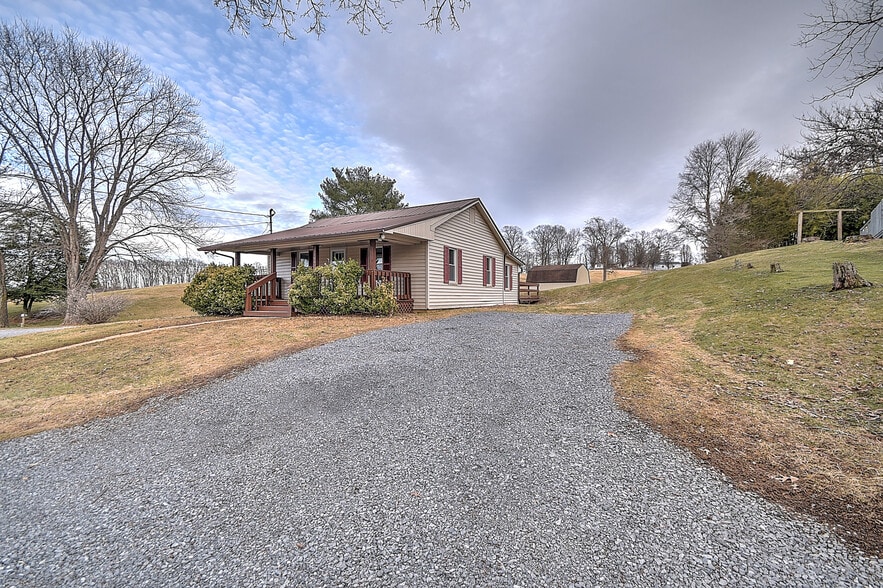 Building Photo - 1104 Old Boones Creek Rd