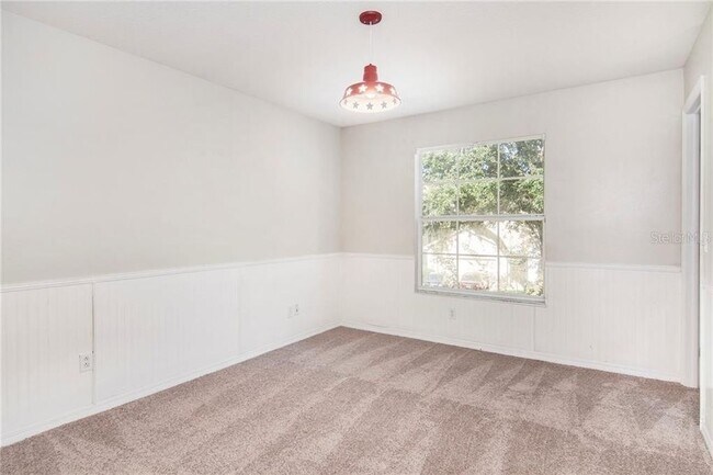 Building Photo - 11161 Creek Haven Dr