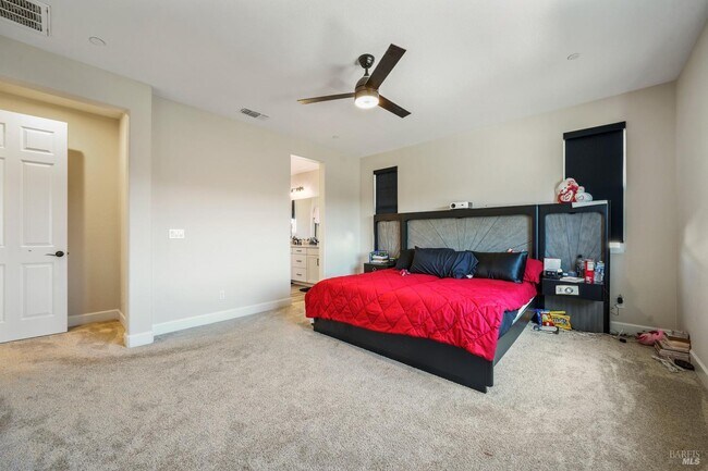 Building Photo - 1245 Pacific Pl