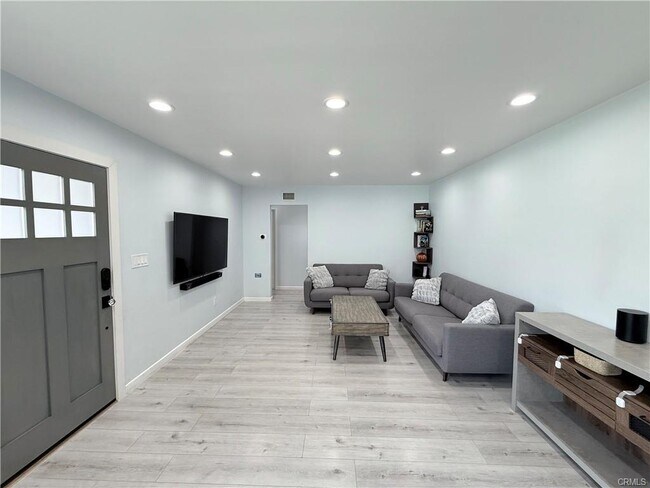 Building Photo - 11243 McLennan Ave.