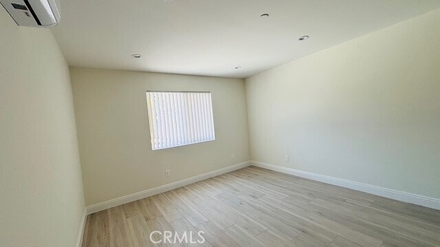 Building Photo - 425 Gladys Ave