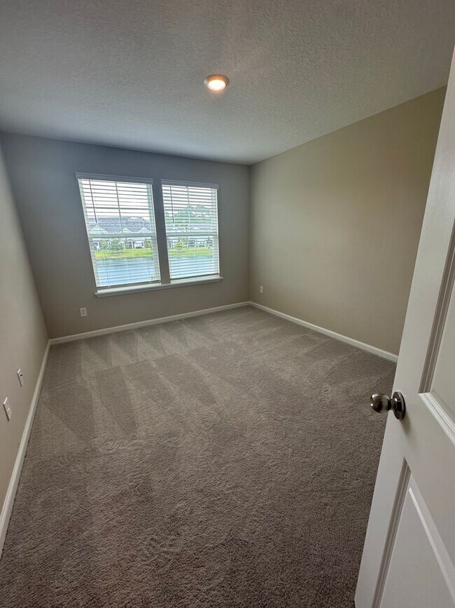 Building Photo - Beachwalk Lifestyle Starts Here!