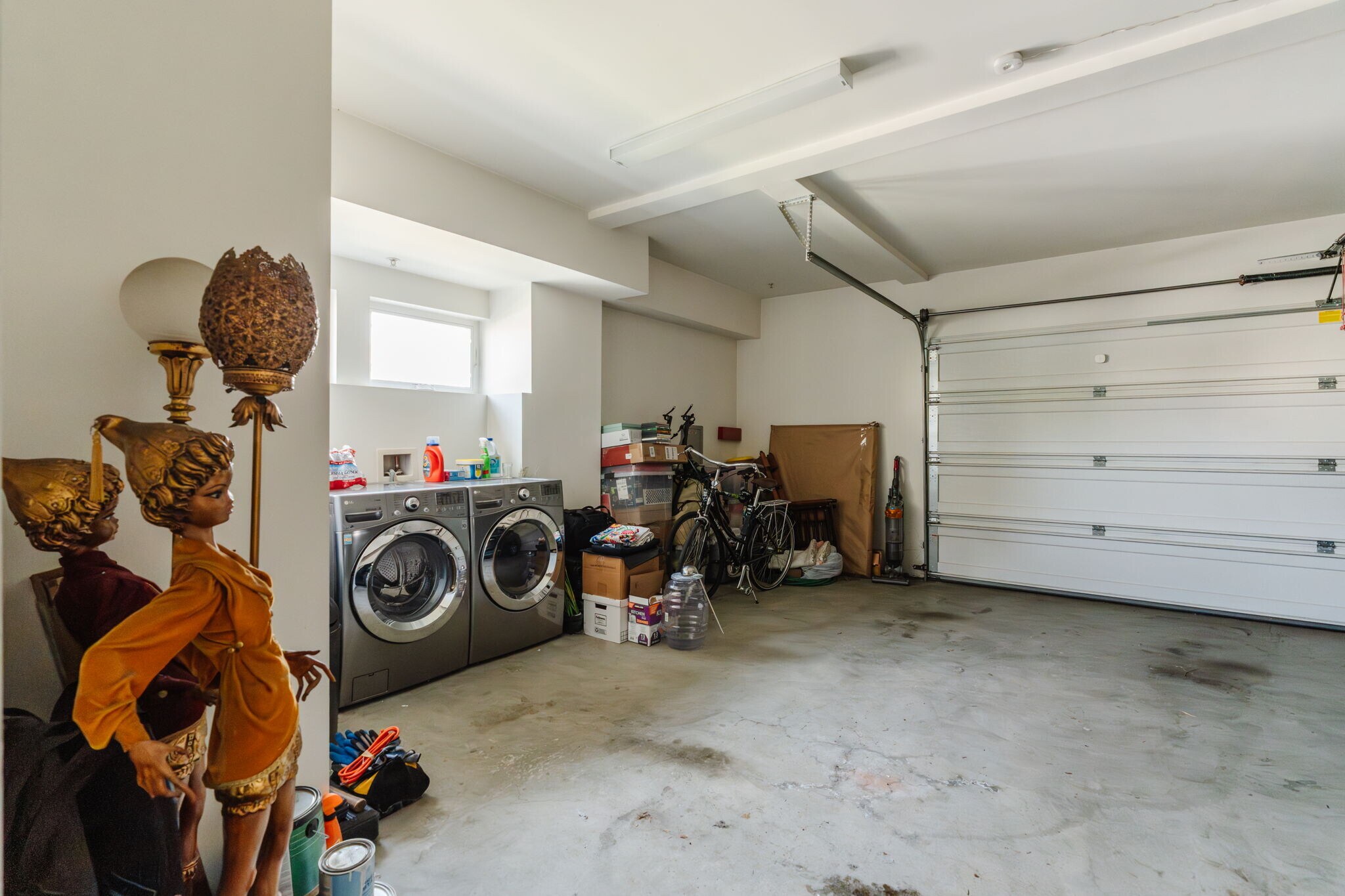 Building Photo - 6072 Pickford St