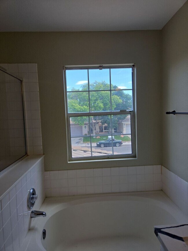 Building Photo - A Fabulous 4 Bedroom Home in Peccole Ranch