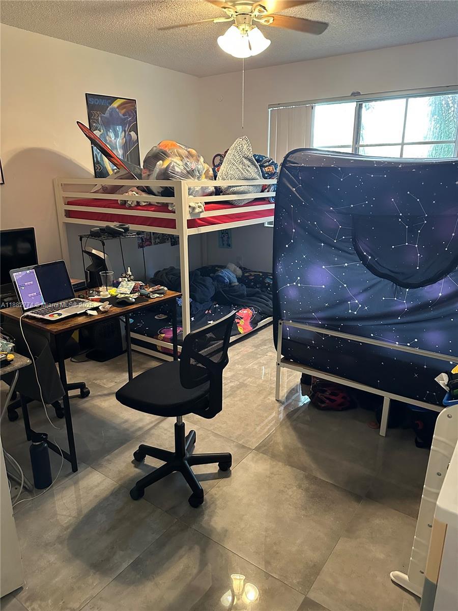 Building Photo - 12124 Saint Andrews Pl