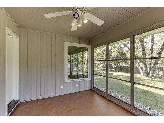 Building Photo - 4222 Basswood Rd