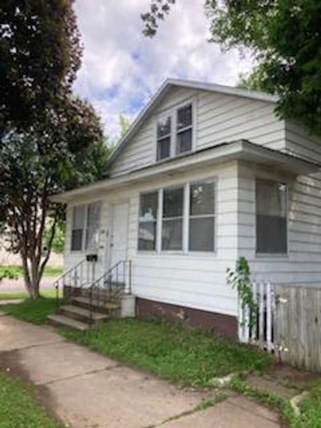 Primary Photo - Single family home for rent