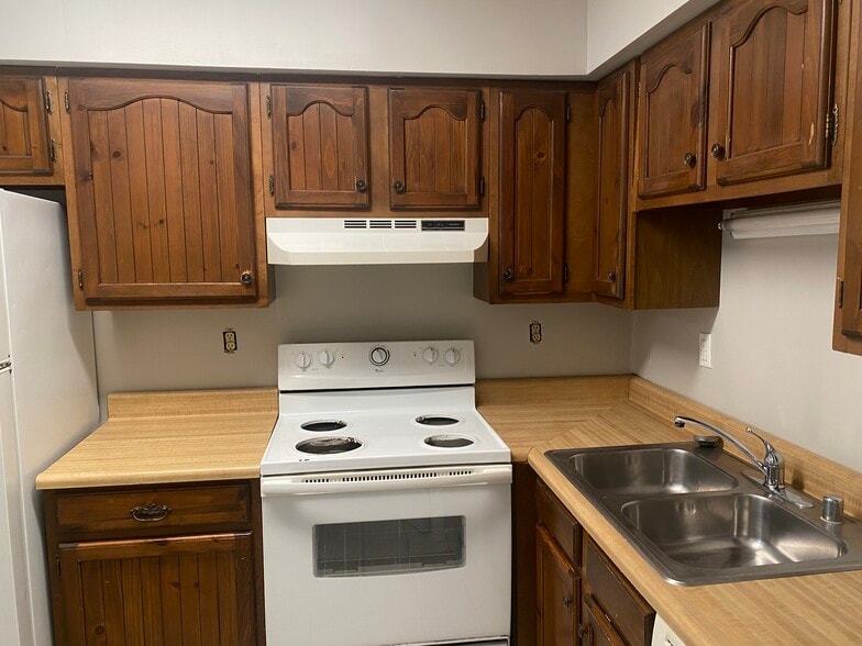 Building Photo - 3400 Maxon Rd