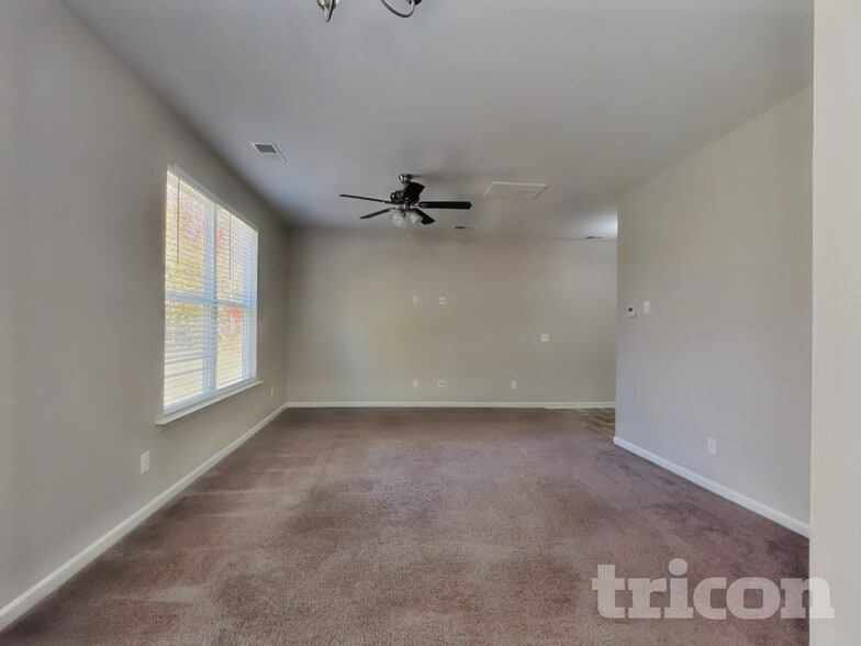 Building Photo - 2900 Dallas Ct