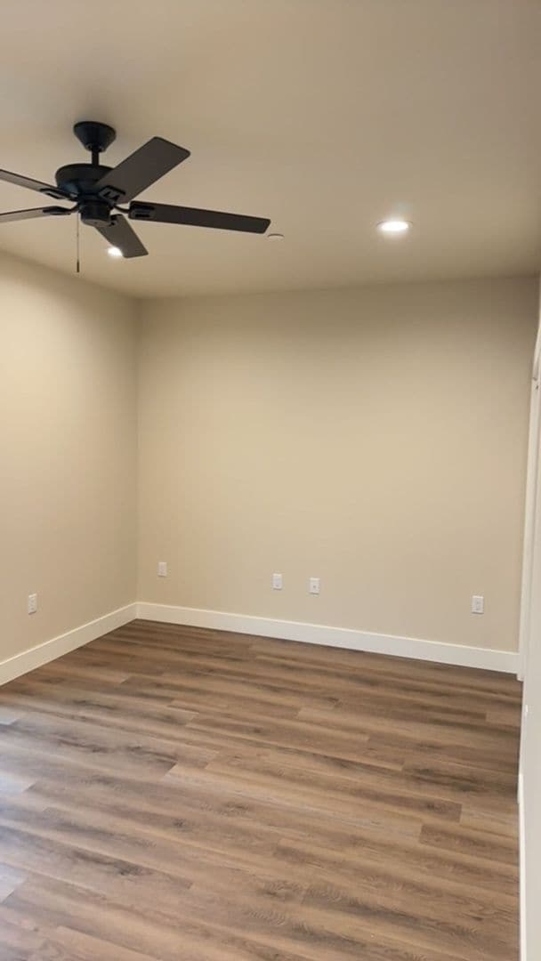 Building Photo - 101 E Lindo Ave