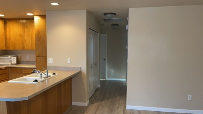 Building Photo - Nice Juniper Ridge 2 Bed 2 Bath Upstairs A...